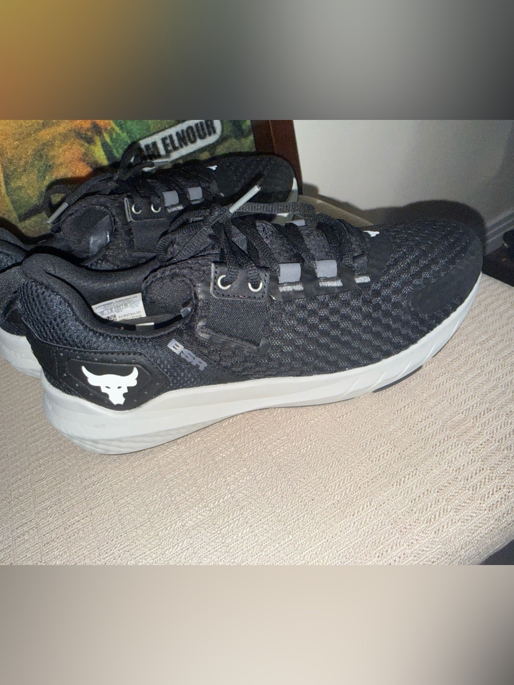 Under Armour Men’s Black knit. Training Sneakers size 10